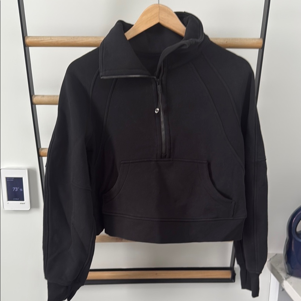EUC Lululemon Black Half-Zip Scuba sweatshirt XS/S